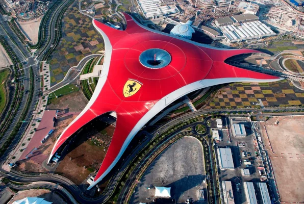 Ferrari_World_Abu_Dhabi_-_aerial_view_530x@2x